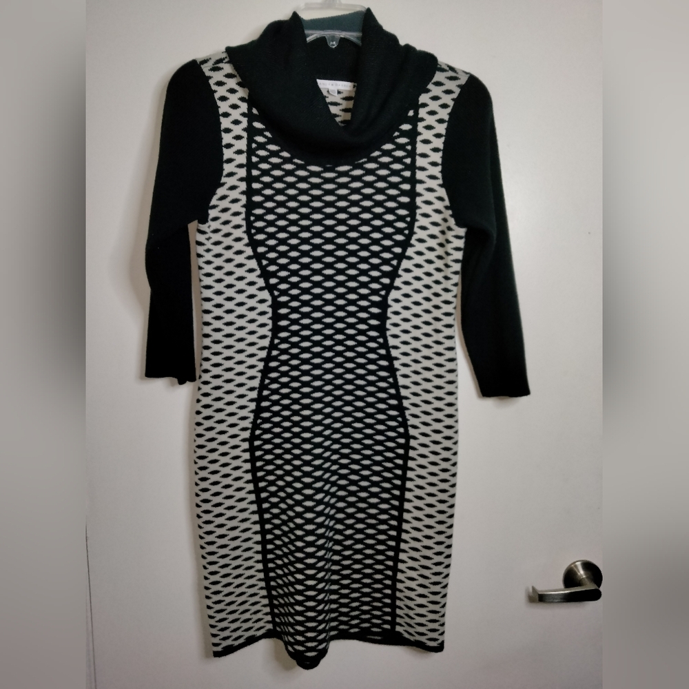 Sandra Darren (Sz L) Black & Cream Patterned Turtleneck 3/4 Sleeve Sweater Dress